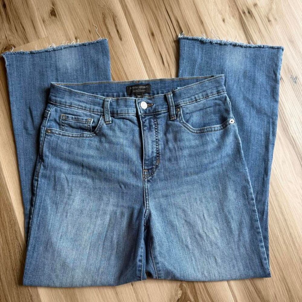 Cropped Bootcut Medium Wash Women's Jeans | Size 28